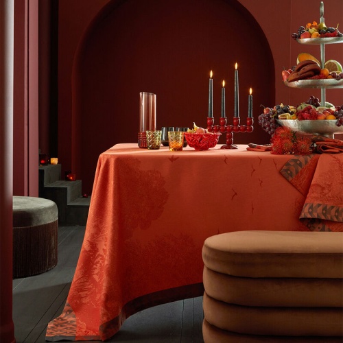 Скатерть Le Jacquard Francais FORET ENCHANTEE orange 175х320 Артикул: 88365 Silk-Dreams